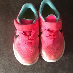 Kids Nike tennis shoes